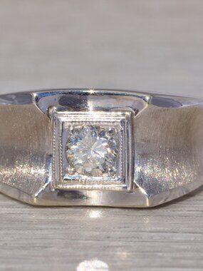 Diamond Ring in White Gold